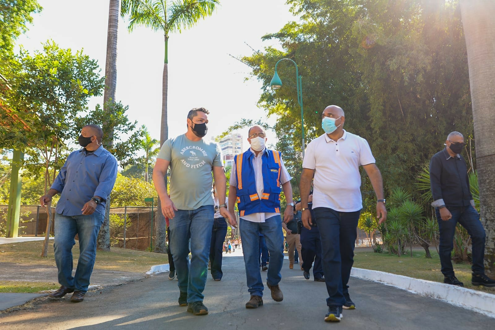 Prefeito Rogério Cruz realiza vistorias em obras de Goiânia, neste sábado