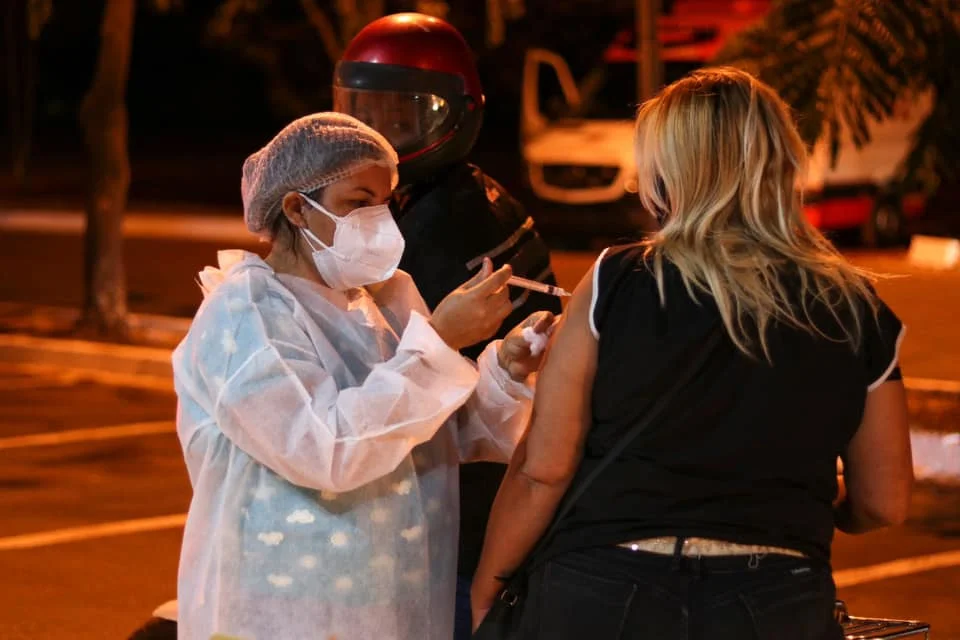 Goiânia abre vacinação para pessoas de 39 anos nesta terça-feira (13)