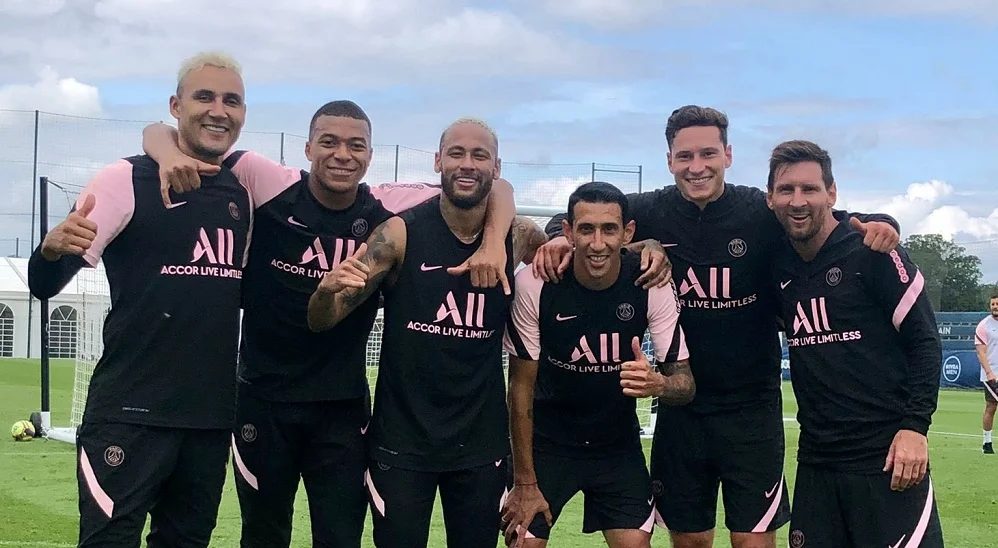 Messi, Neymar e Mbappé podem formar o trio de ataque do PSG diante do Reims