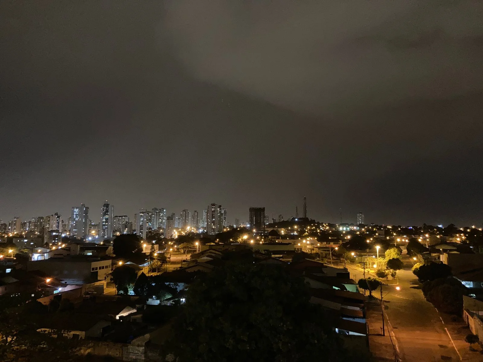 Após quase 80 dias, chove em diversas regiões de Goiás; Goiânia tem pancadas isoladas