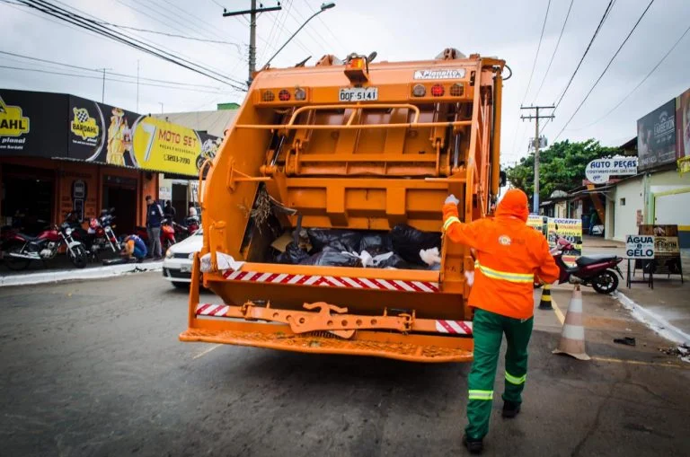 Se sancionado, Cruz quer o menor valor para a taxa de lixo em Goiânia