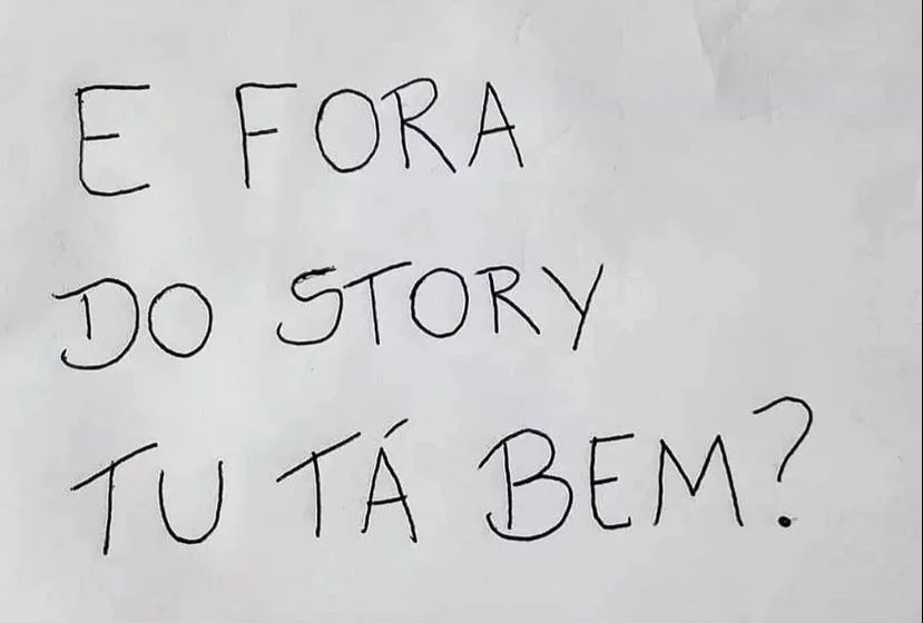 “E fora do story, a sociedade tá bem?” Redes sociais camuflam sofrimento psíquico, avalia psicólogo