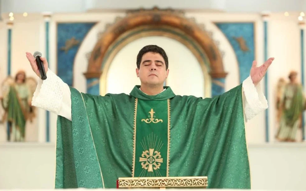 Padre Robson não deve voltar a celebrar missas em Trindade