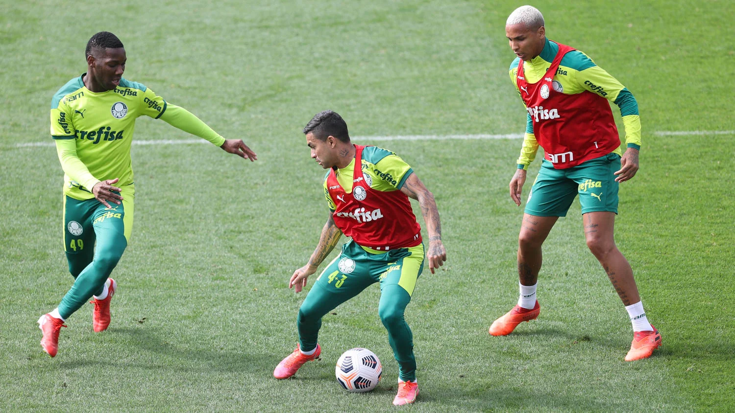 Com Danilo em campo, Palmeiras inicia preparação para enfrentar o Atlético-MG