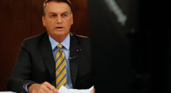 Com protesto na porta, Bolsonaro entra pelos fundos de hotel em Nova York