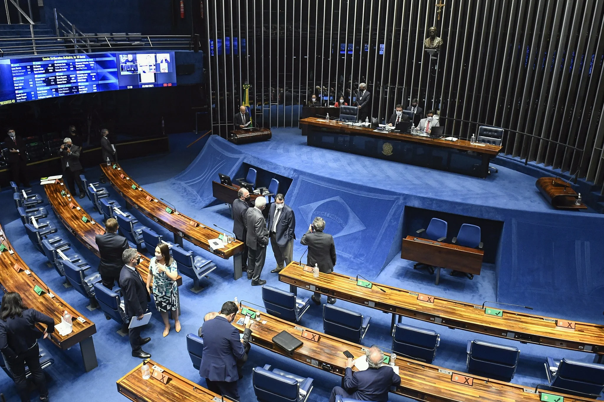 Senado aprova projeto que equipara injúria racial ao racismo e aumenta pena