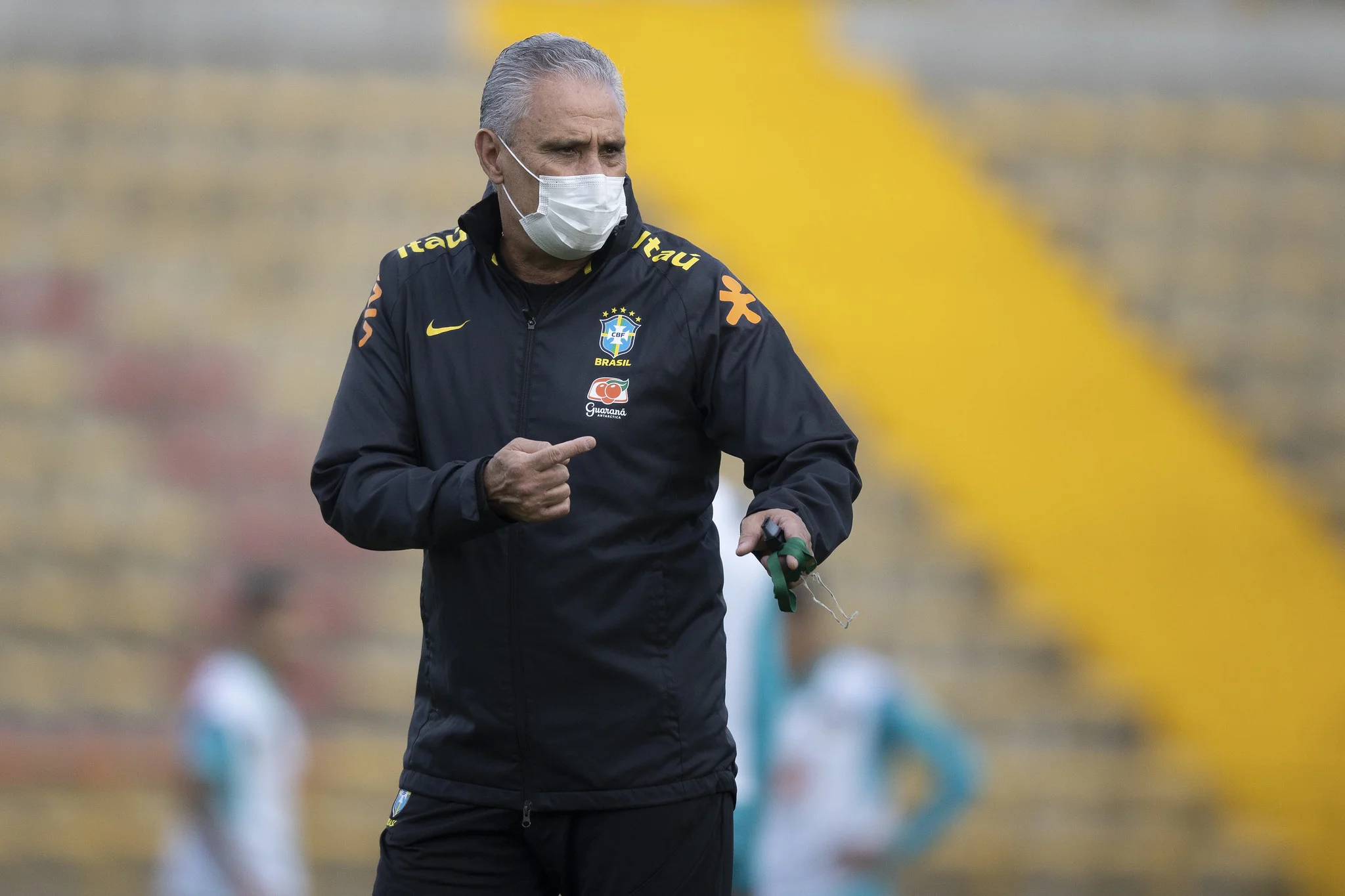 Tite aproveita fragilidade da Venezuela para fazer testes na seleção brasileira