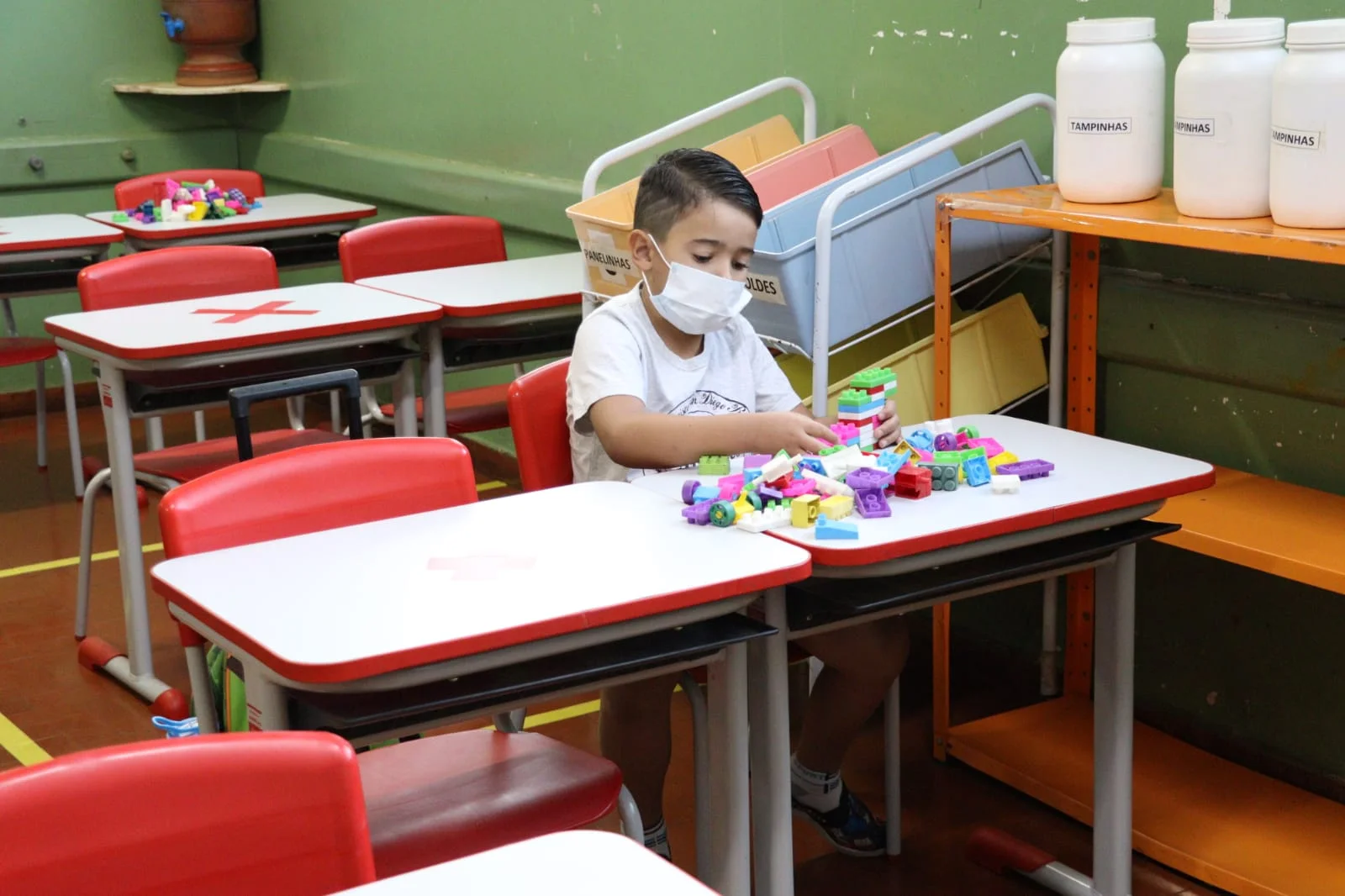 Conselho Municipal de Educação deve autorizar aulas remotas em Goiânia