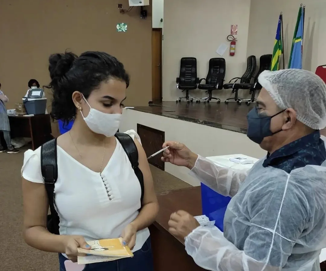 Caldas Novas implanta vacinação itinerante contra a covid-19