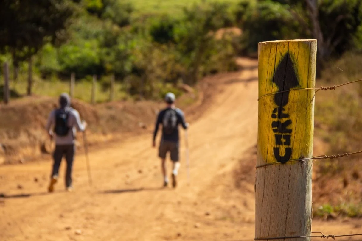 Trilha no Caminho de Cora