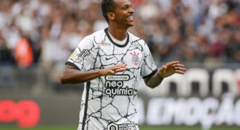 Corinthians domina Santos, vence por 2 a 0 e entra no G-4 do Brasileirão