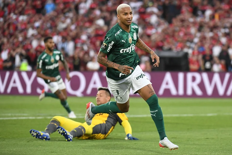 Palmeiras vence Flamengo na prorrogação e é tricampeão da Libertadores