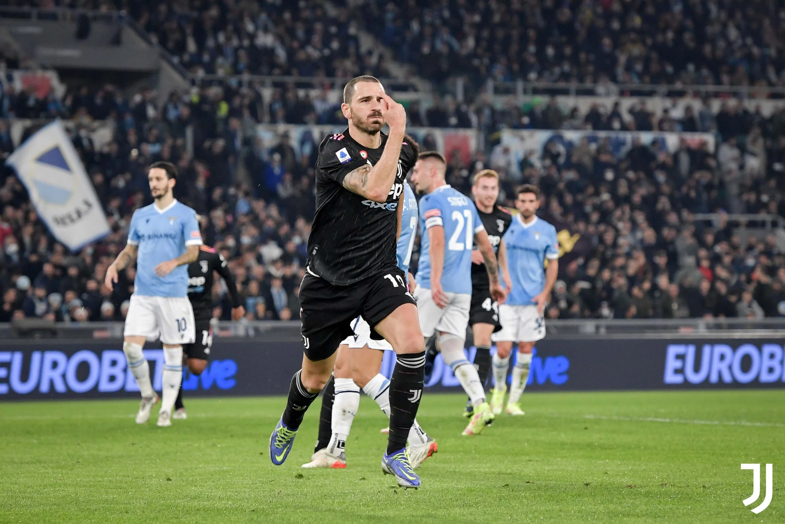 Juventus vence Lazio com 2 gols de pênalti de Bonucci e se estabiliza no Italiano