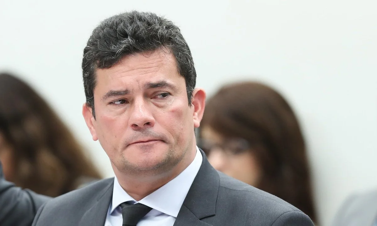 Moro delega articulação política a presidente do Podemos