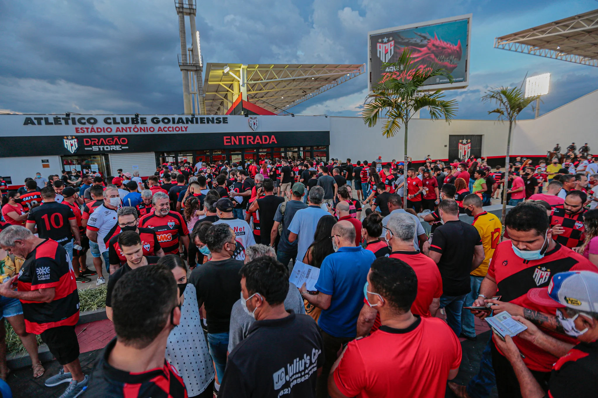 Atlético-GO divulga valor do ingresso para jogo contra o Flamengo no Accioly