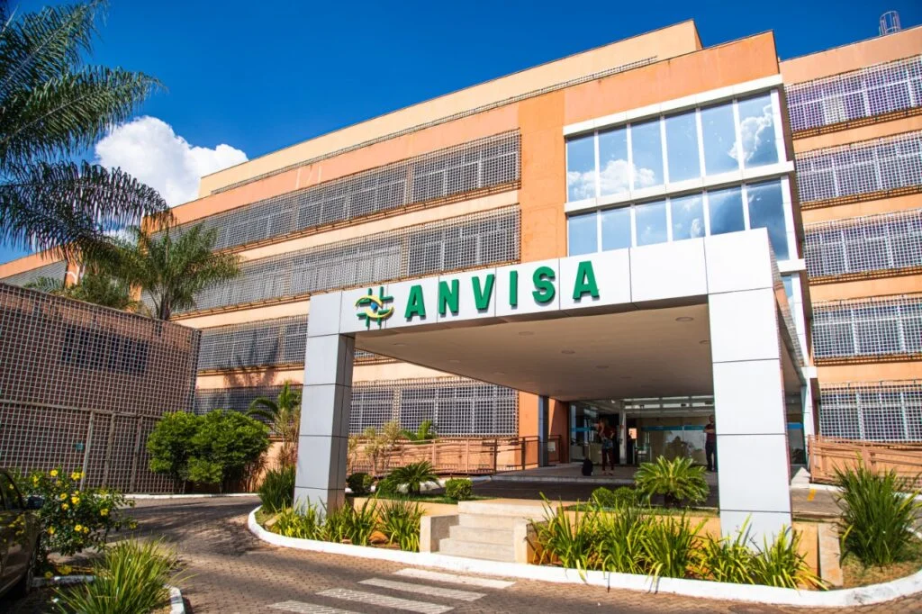 Anvisa revoga autorização de tratamento com anticorpos monoclonais contra covid