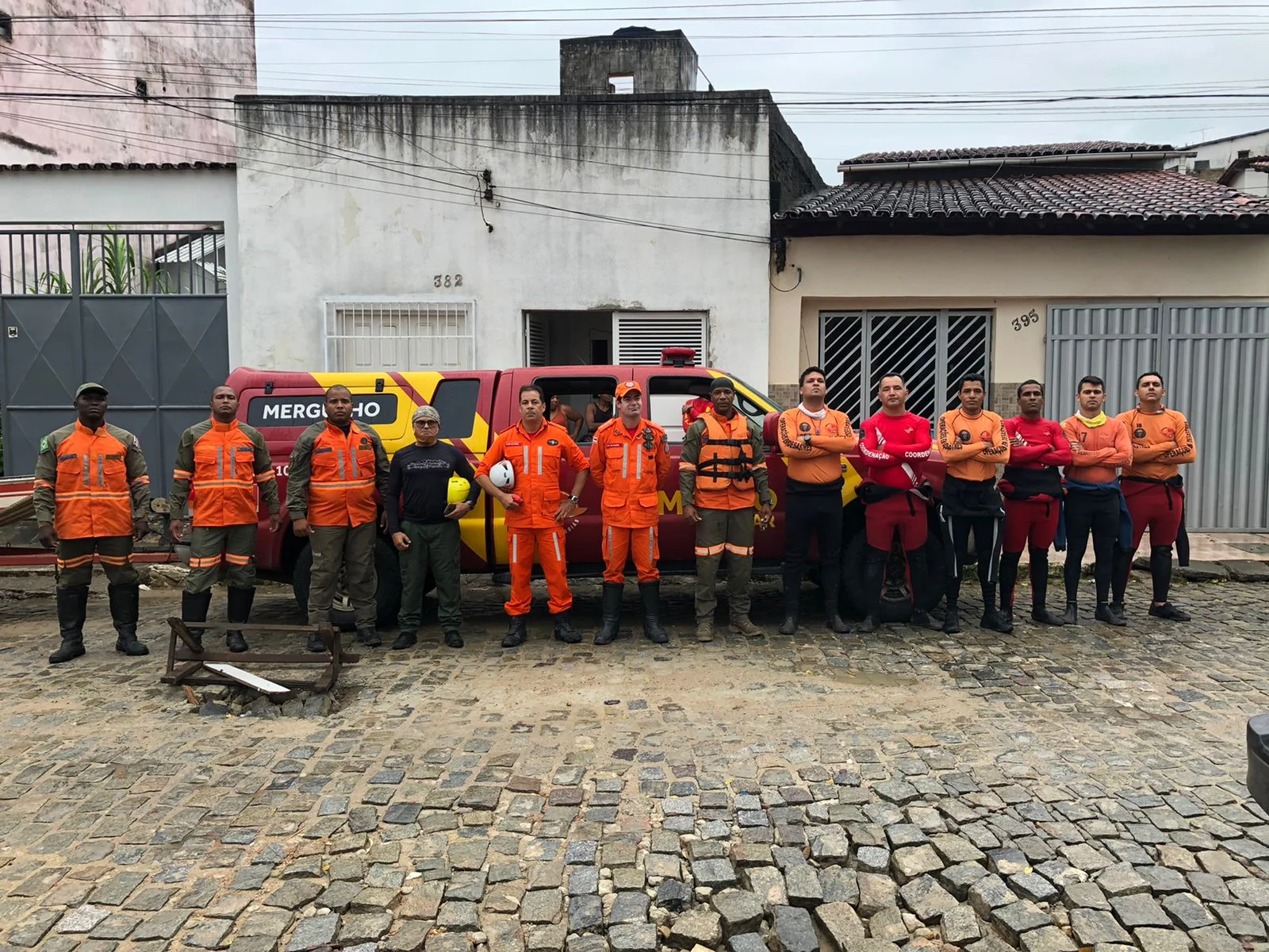 Bombeiros de Goiás seguem em atuação de resgate em locais atingidos pela chuva na Bahia