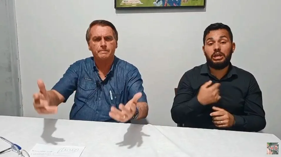 Bolsonaro volta a justificar ausência na Bahia e diz que haveria gasto do cartão corporativo