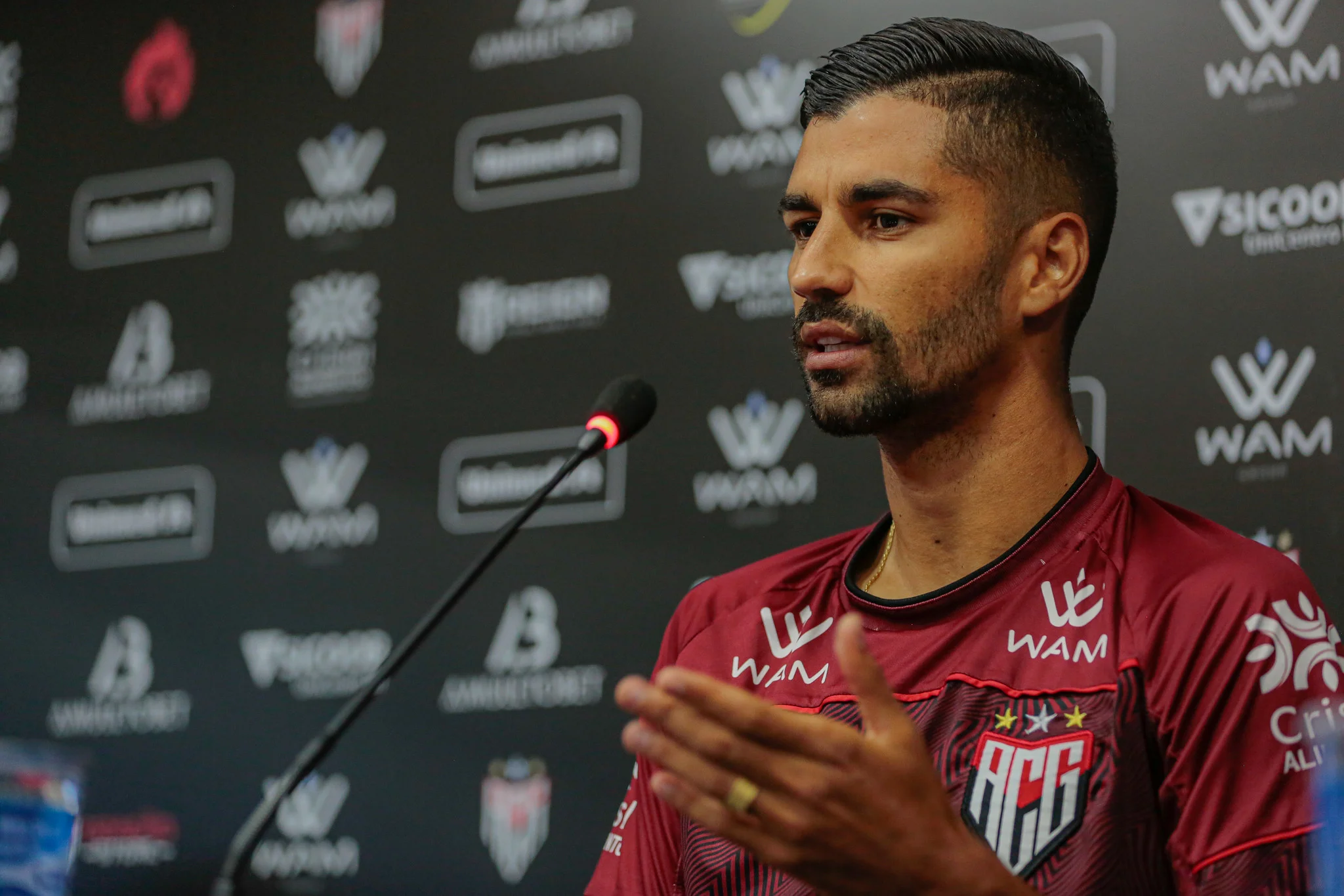 Meia Jorginho pede para sair e acerta rescisão com Atletico