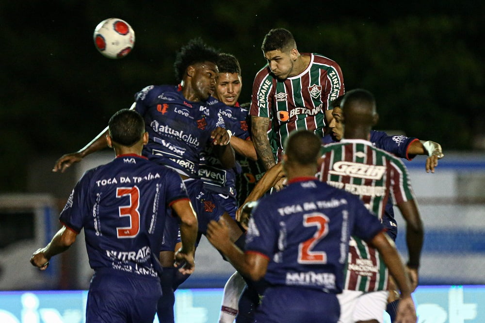 Sem brilho dos reforços e com falha de Felipe Melo, Fluminense perde do Bangu