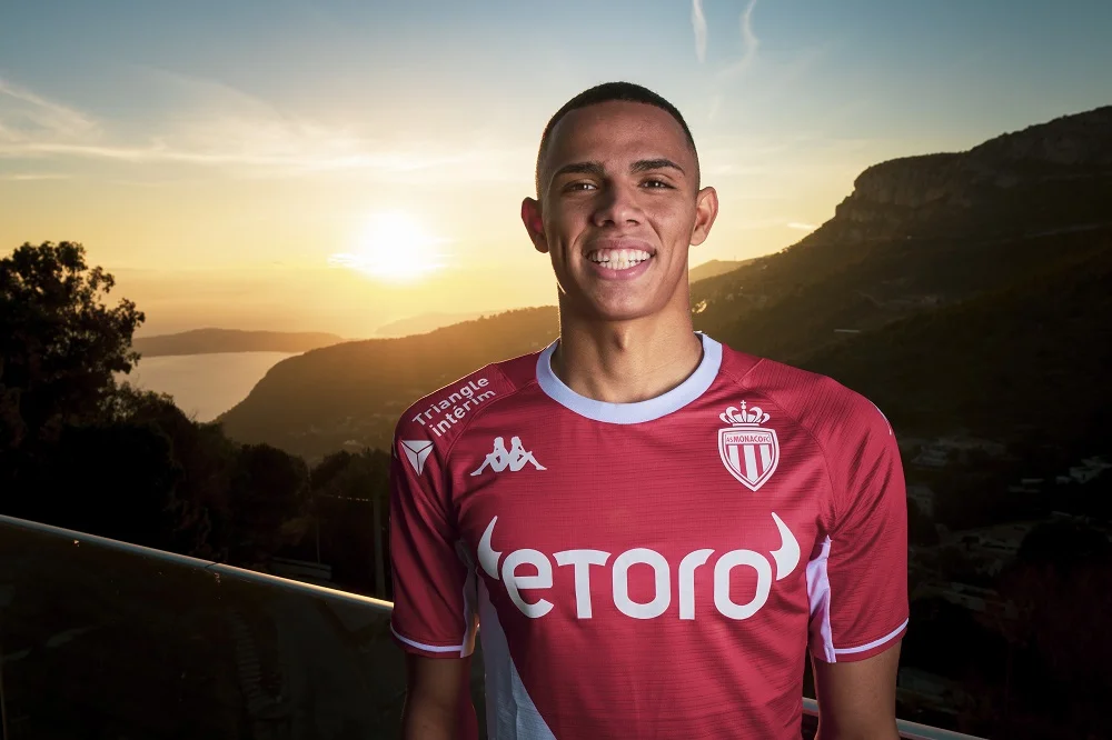 Lateral-direito Vanderson acerta com Monaco por cinco temporadas: ‘Muito feliz’