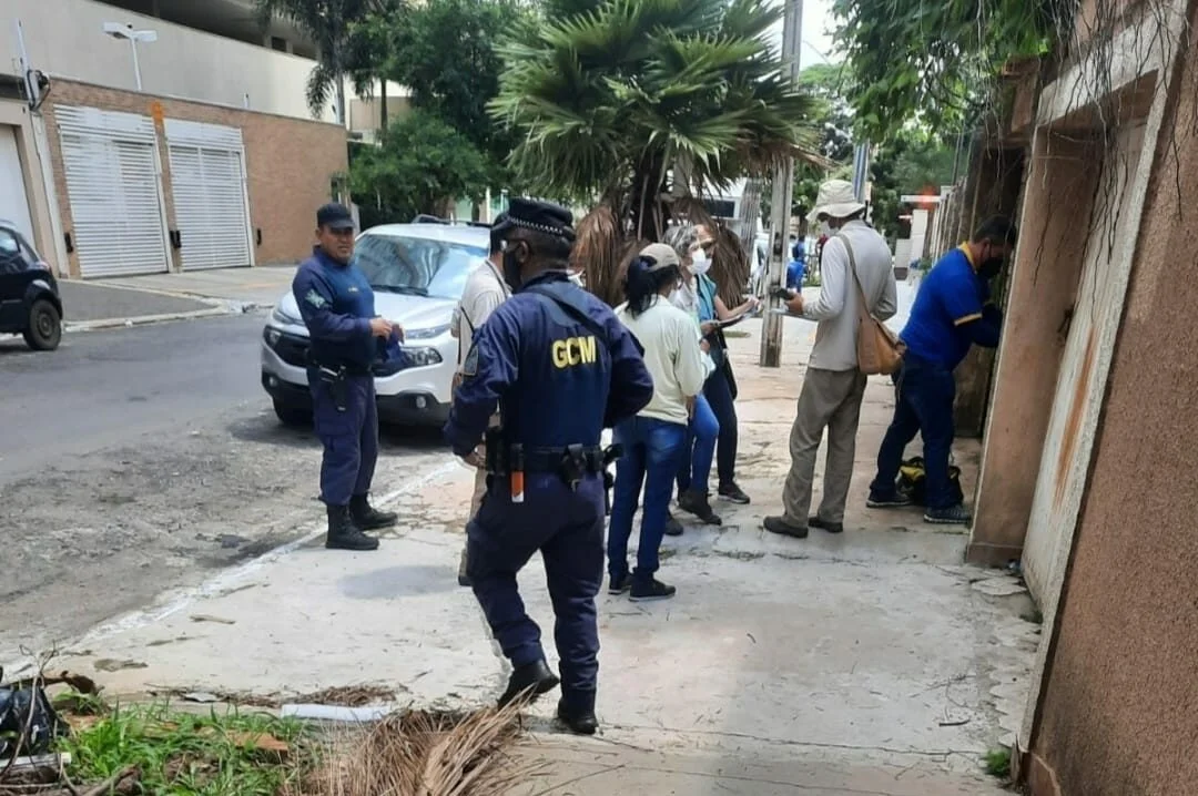 Vigilância Sanitária realiza ação de combate à dengue em imóveis fechados de Goiânia