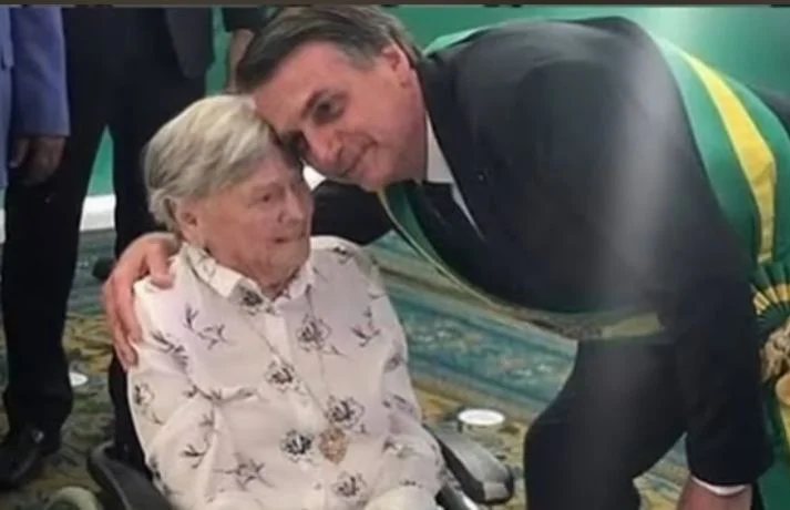 Mãe de Jair Bolsonaro morre aos 94 anos