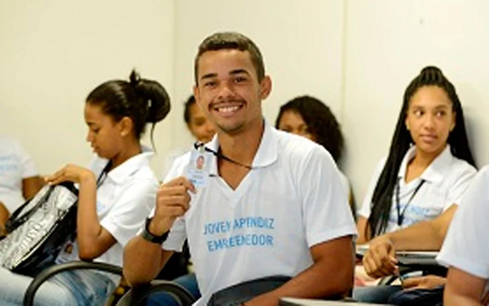 Governo recua de retirar exigência da matrícula escolar no Jovem Aprendiz