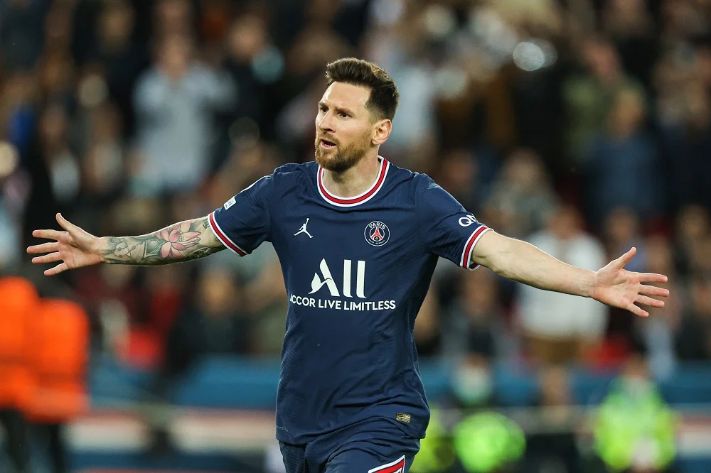 PSG anuncia que Messi e outros três jogadores dão positivo para a covid-19