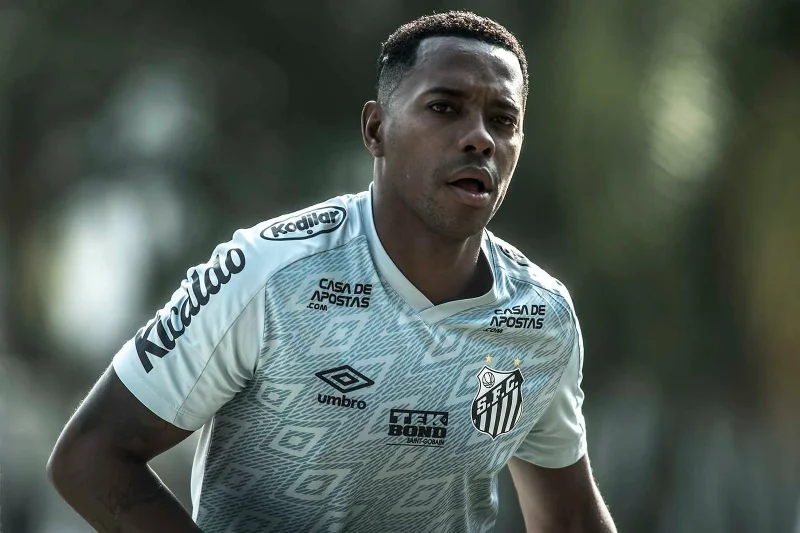 Robinho é condenado em última instância pela Corte italiana por estupro coletivo