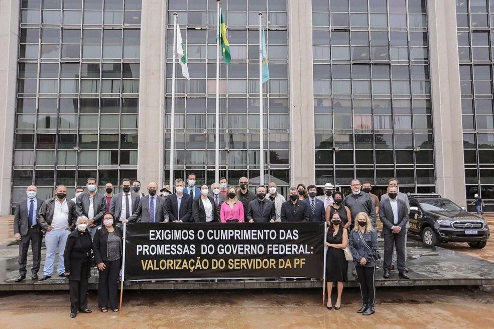 Em dia de manifestação, repartições públicas federais funcionam normalmente em Goiás