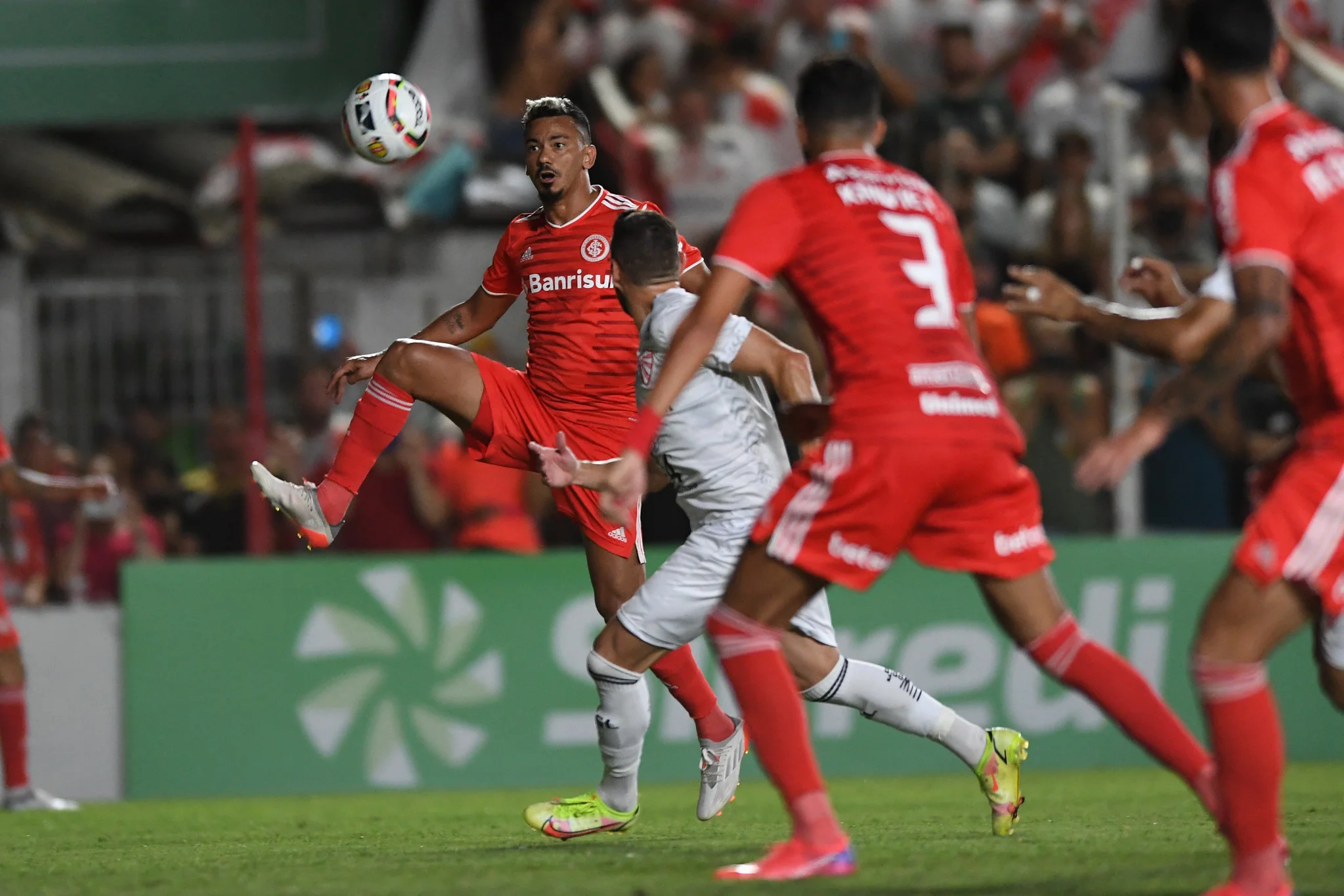 Internacional empata com São Luiz e lidera Gaúcho pelo saldo de gols