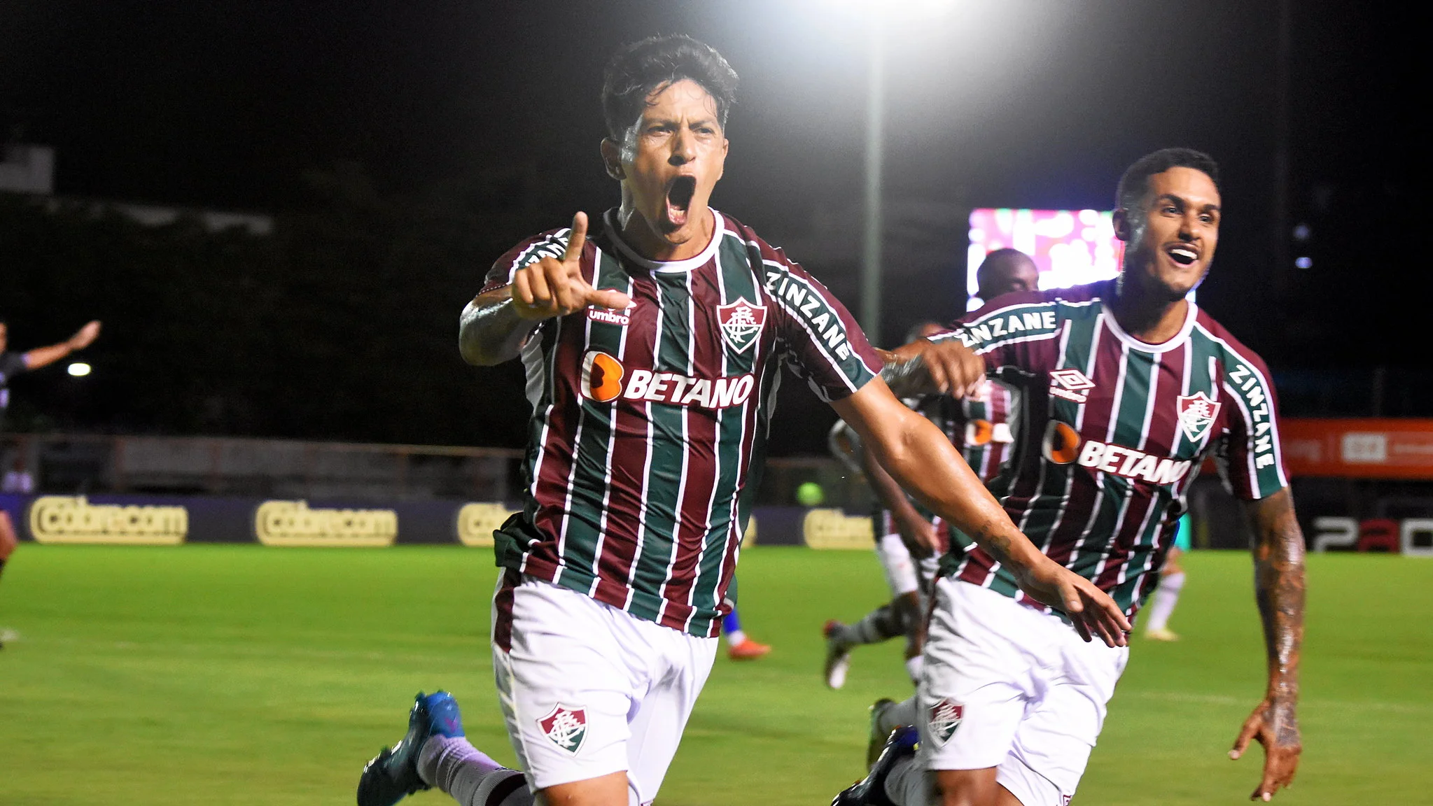 Em jogo com vaias a Abel Braga, Fluminense supera Audax com 1º gol de Cano