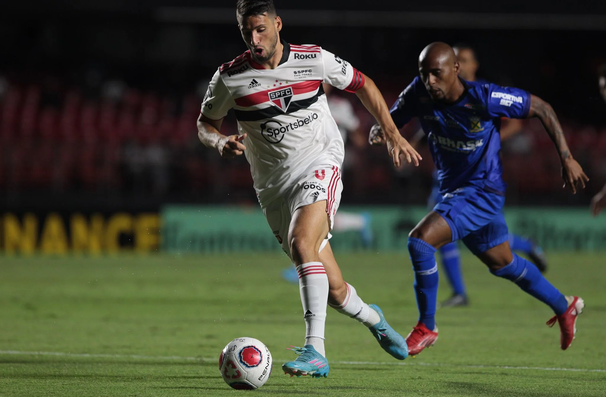 Sao Paulo desencanta no Paulistão com vitória sofrida sobre o Santo André