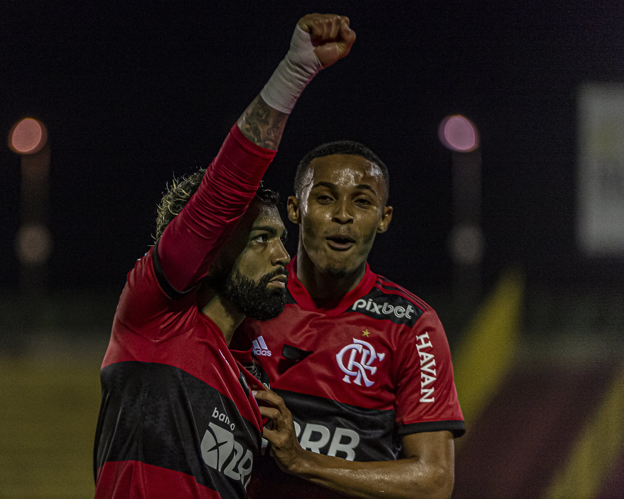 Flamengo supera o Audax e alivia tensão após derrota no clássico do Carioca