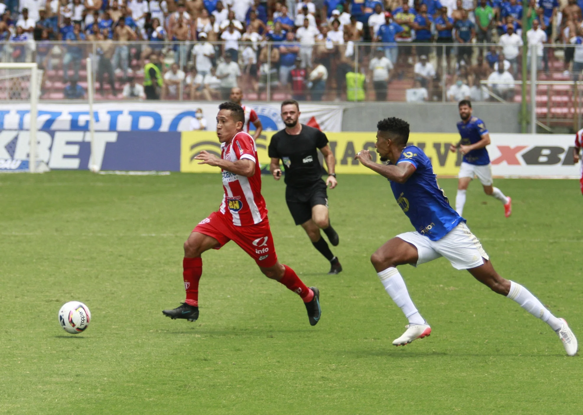 Cruzeiro sai atrás, mas busca empate contra Villa Nova no Independência