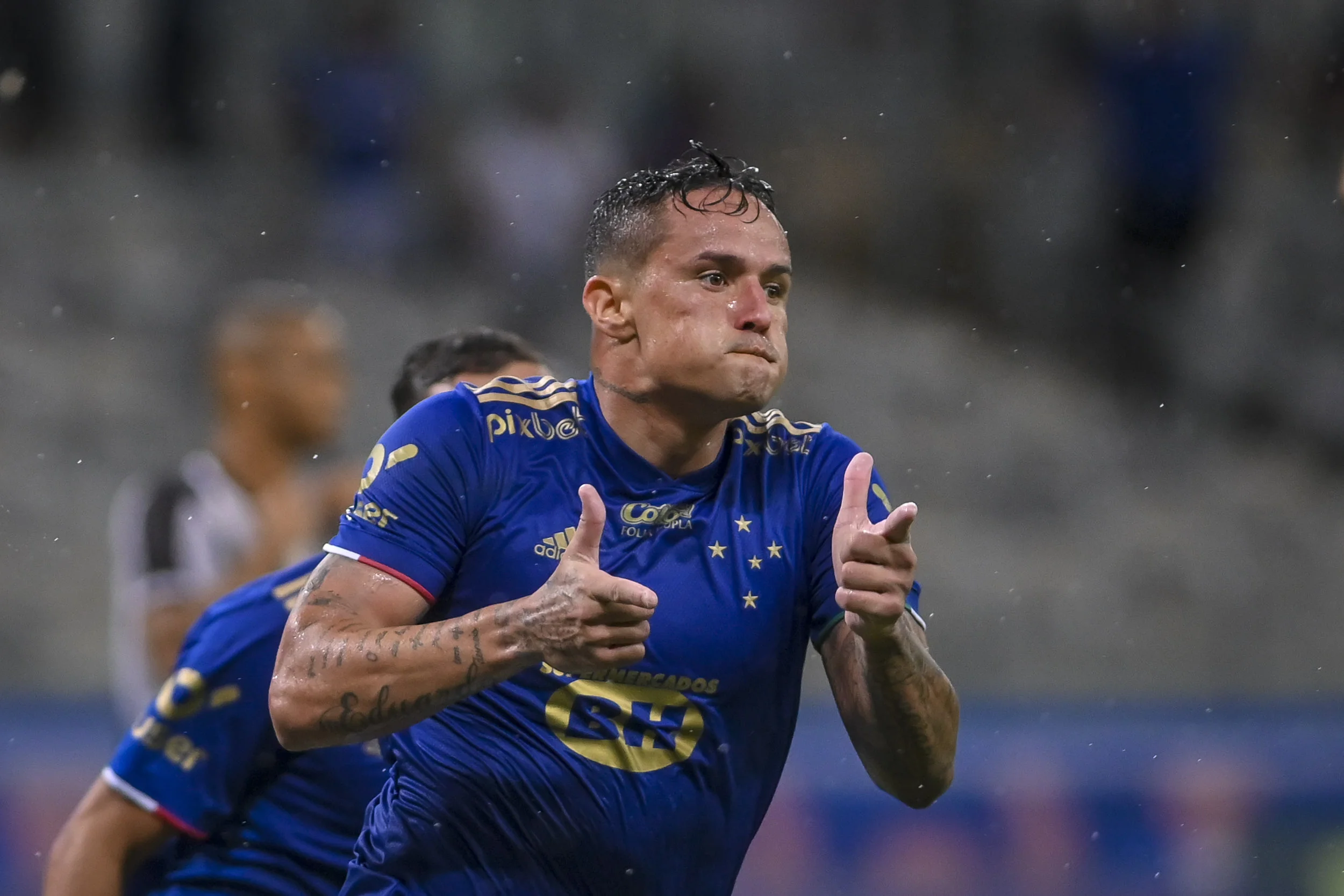 Cruzeiro marca aos 53 minutos do 2º tempo e derrota o Democrata GV no Mineirão