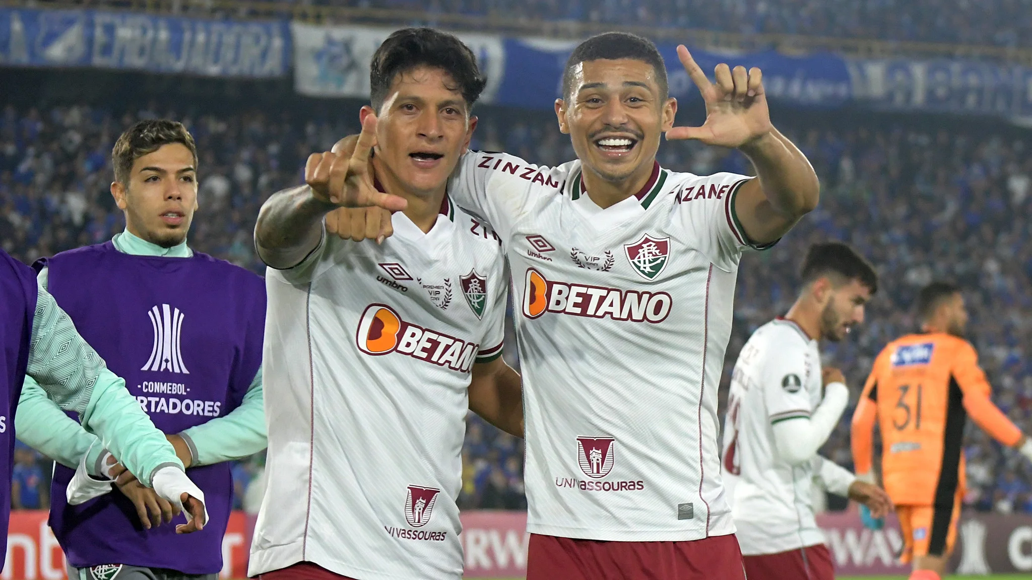 Fábio pega pênalti e Fluminense vence o Millonarios, de virada, pela Libertadores