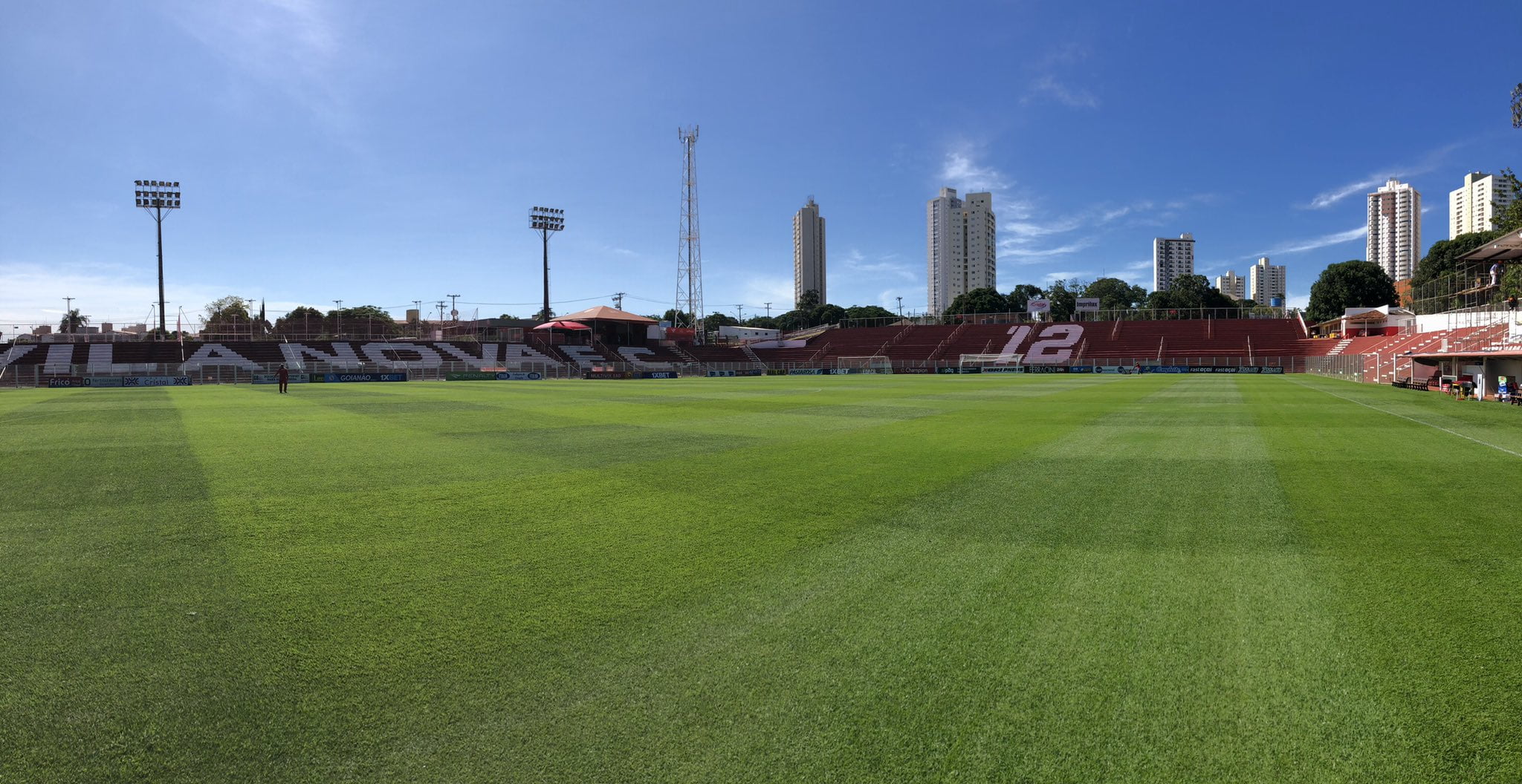 Vila Nova e Atlético se enfrentam no Onésio Brasileiro Alvarenga em busca da reação no Goianão