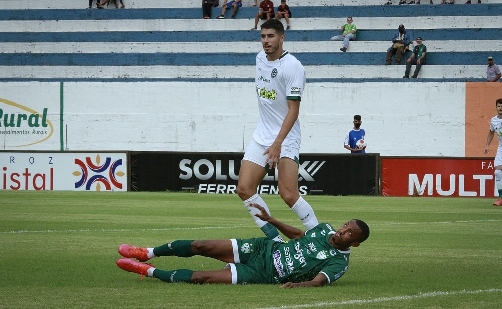 Goiás vence fácil a Jataiense e termina rodada como a melhor campanha no Goianão