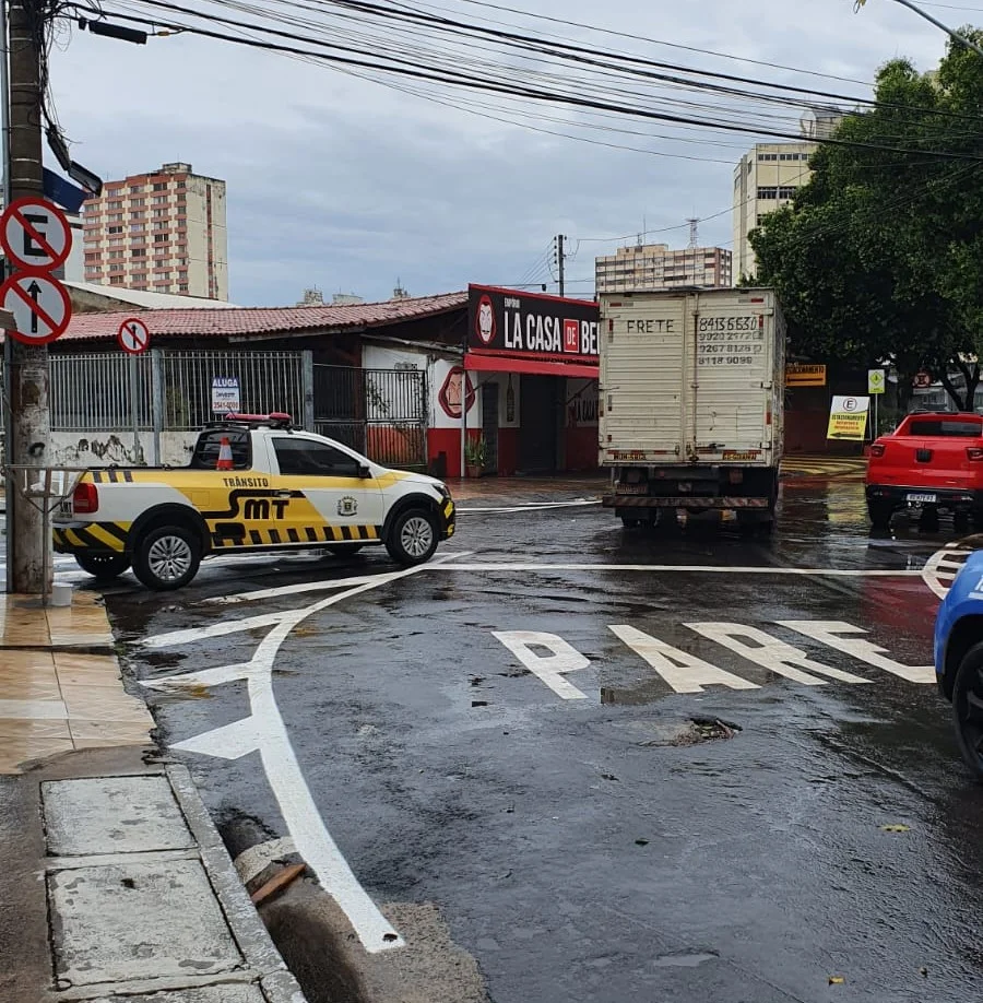 Rua 24 no centro de Goiânia passa a ter sentido único de circulação