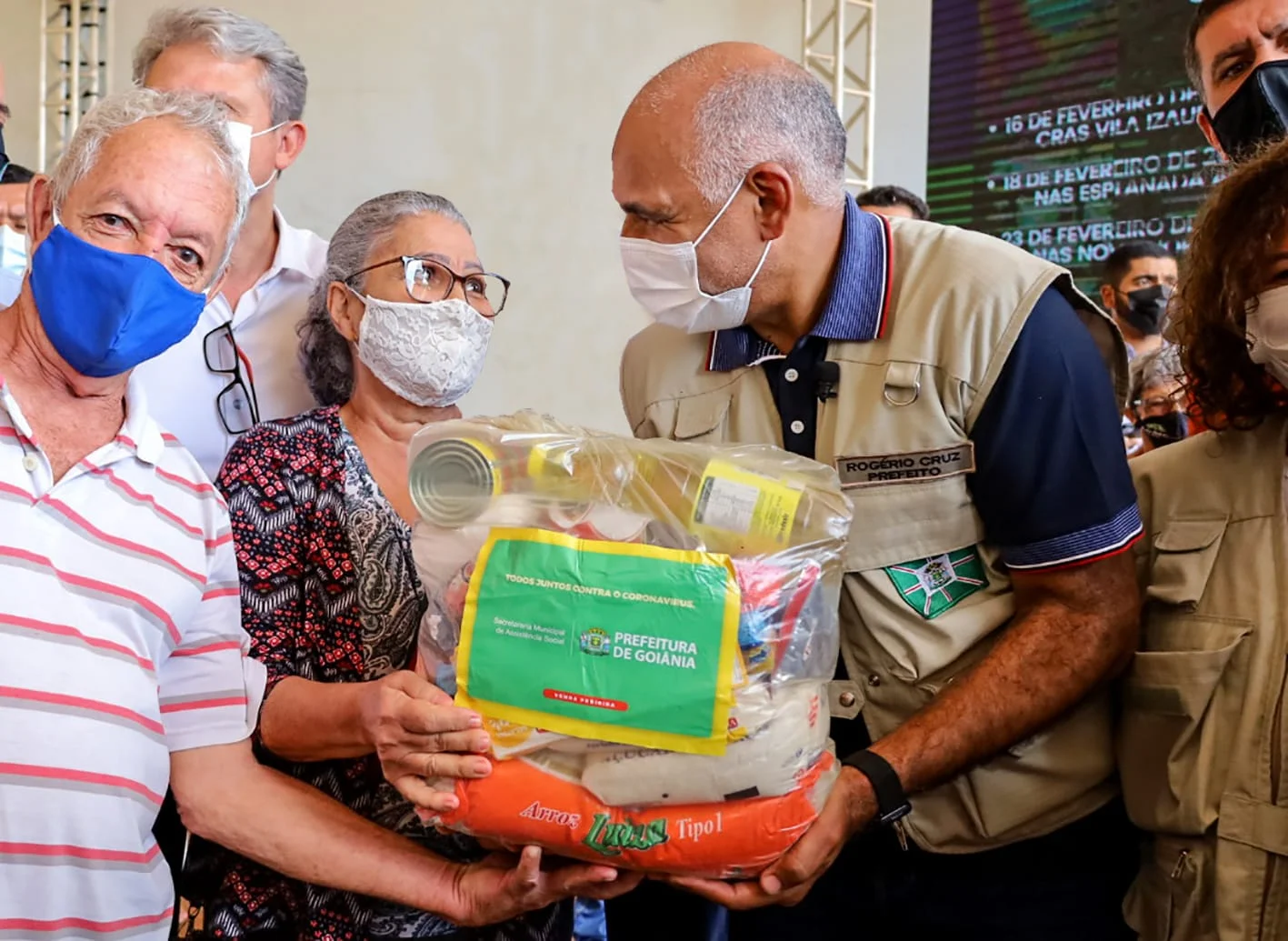 Prefeitura de Goiânia distribui 1,6 mil cestas básicas na Vila União