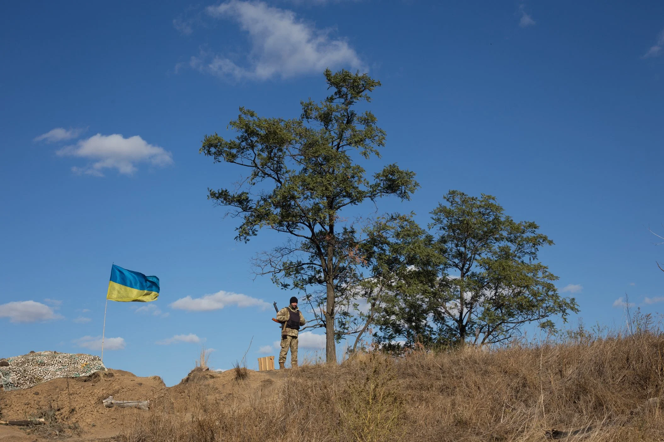 Ucrânia posiciona tanques de guerra em praça central de Kiev