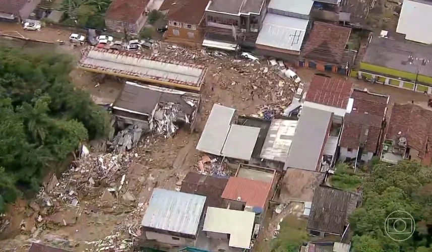 Mortos em Petrópolis chegam a 231, na tragédia mais fatal da história da cidade