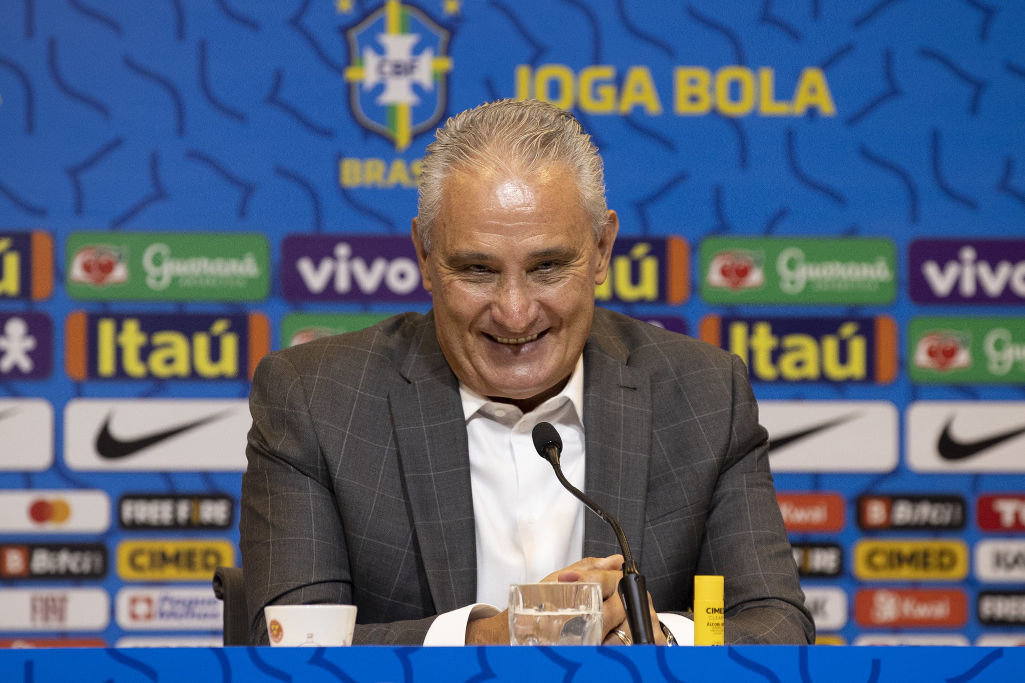 Sem surpresas, Tite convoca Arthur, Martinelli e Richarlison para Eliminatórias