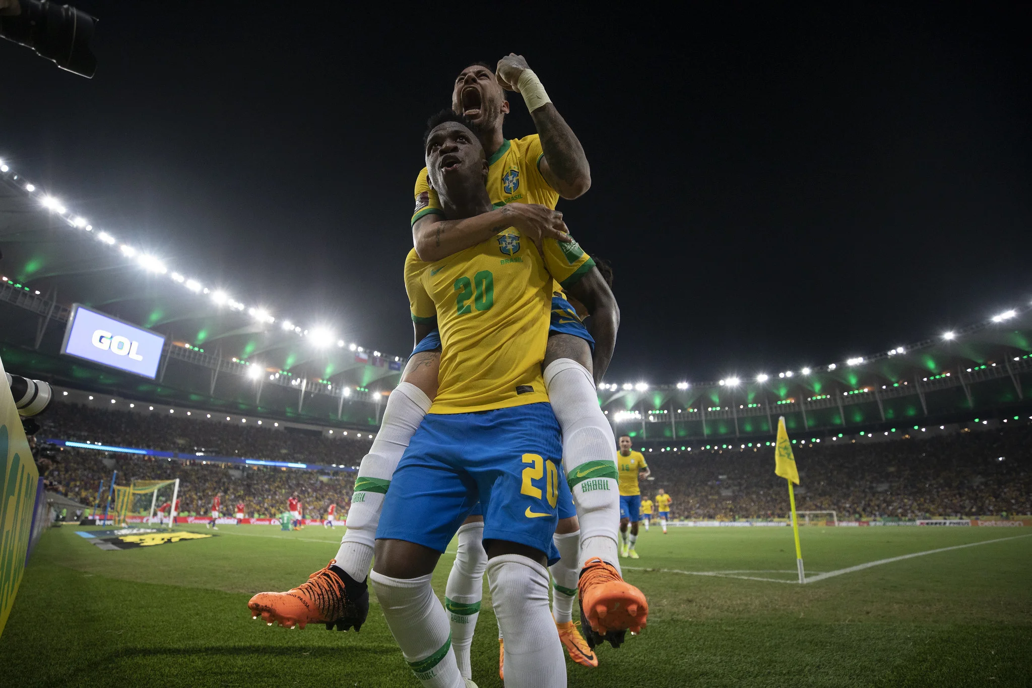 Seleção se despede do País com enorme festa e goleada sobre o Chile no Maracanã