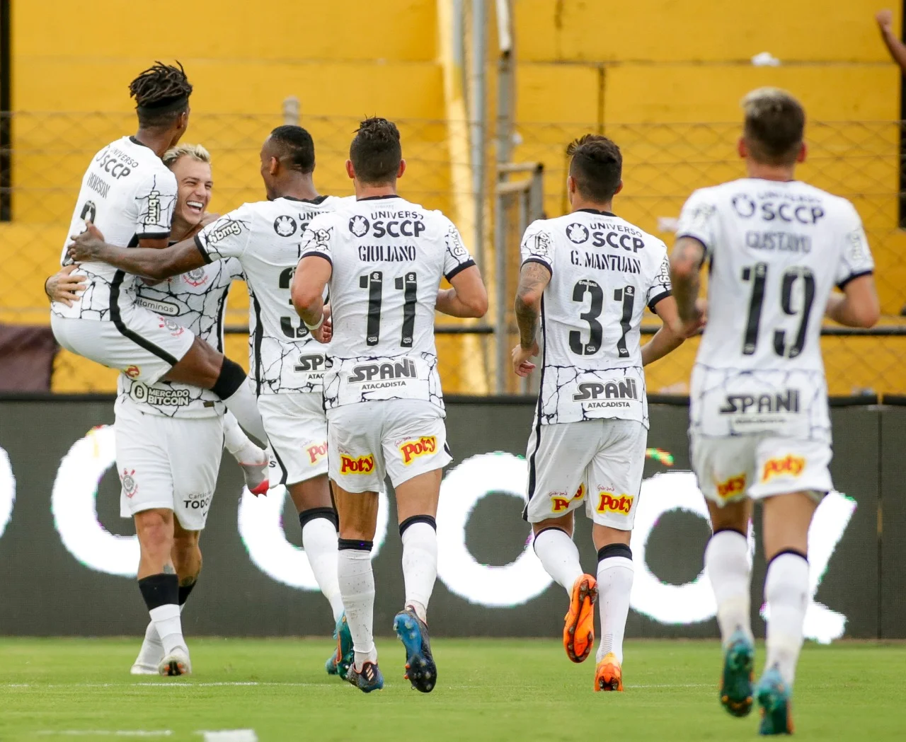 Róger Guedes marca, Corinthians bate o Novorizontino e garante a 2ª posição geral