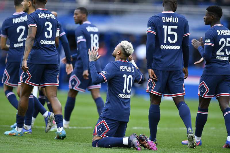 Neymar marca em vitória do PSG sobre Bordeaux, mas é vaiado ao lado de Messi