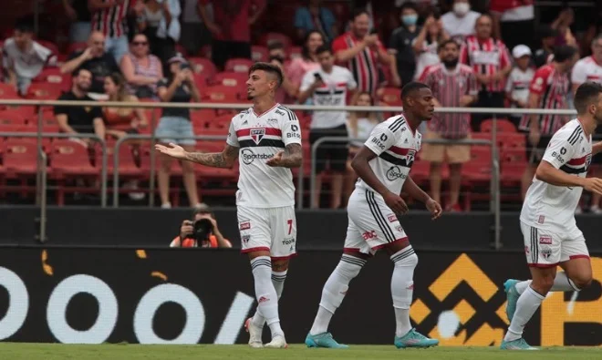 São Paulo vence o Botafogo e agora ‘seca’ o Corinthians pela 2ª posição geral