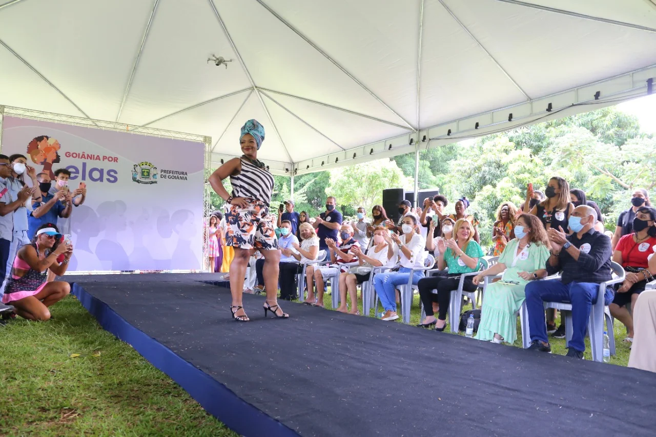 Desfile inclusivo de diversidades marca lançamento do projeto “Goiânia por Elas”, no Lago das Rosas